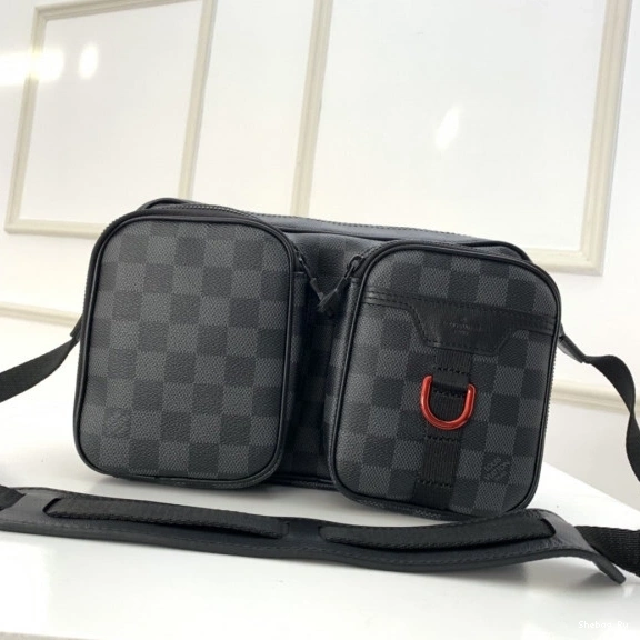 LOUIS MESSENGER UTILITY VUITTON BAG 0813